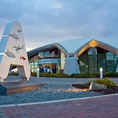 דירה Seafront Luxury Incl Pool