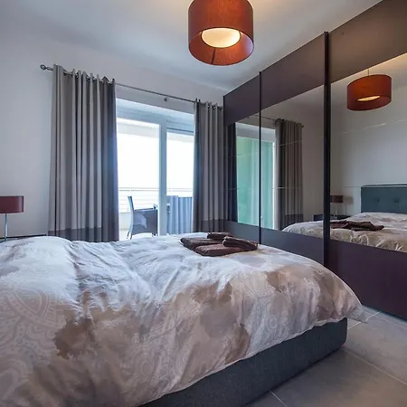 דירה Seafront Luxury Incl Pool *