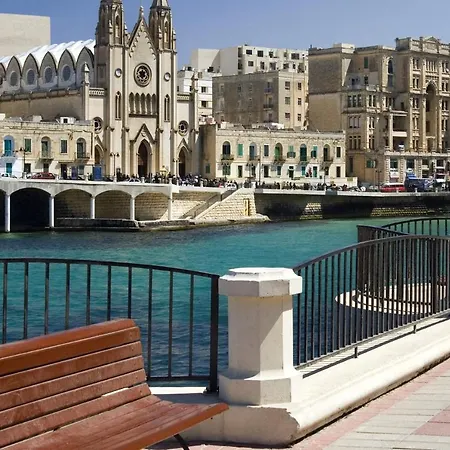 Seafront Luxury Incl Pool Apartament