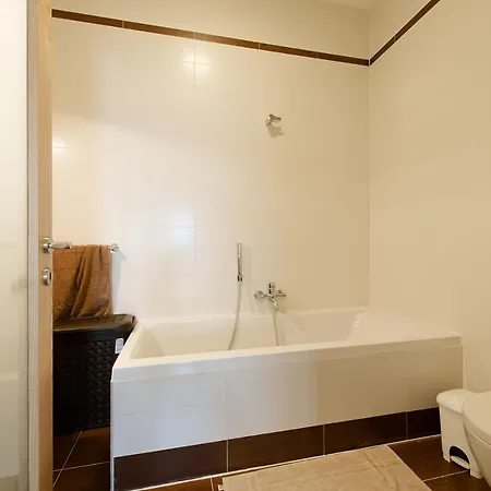 Seafront Luxury Incl Pool Apartmán