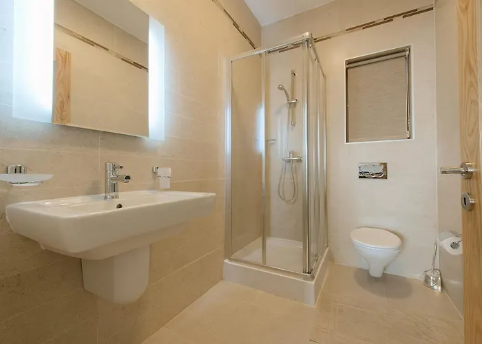 Seafront Luxury Incl Pool 公寓