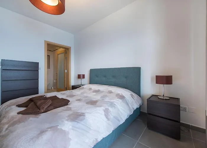 Seafront Luxury Incl Pool Appartamento Sliema