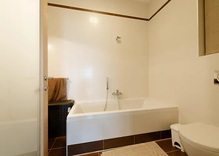 Seafront Luxury Incl Pool 公寓